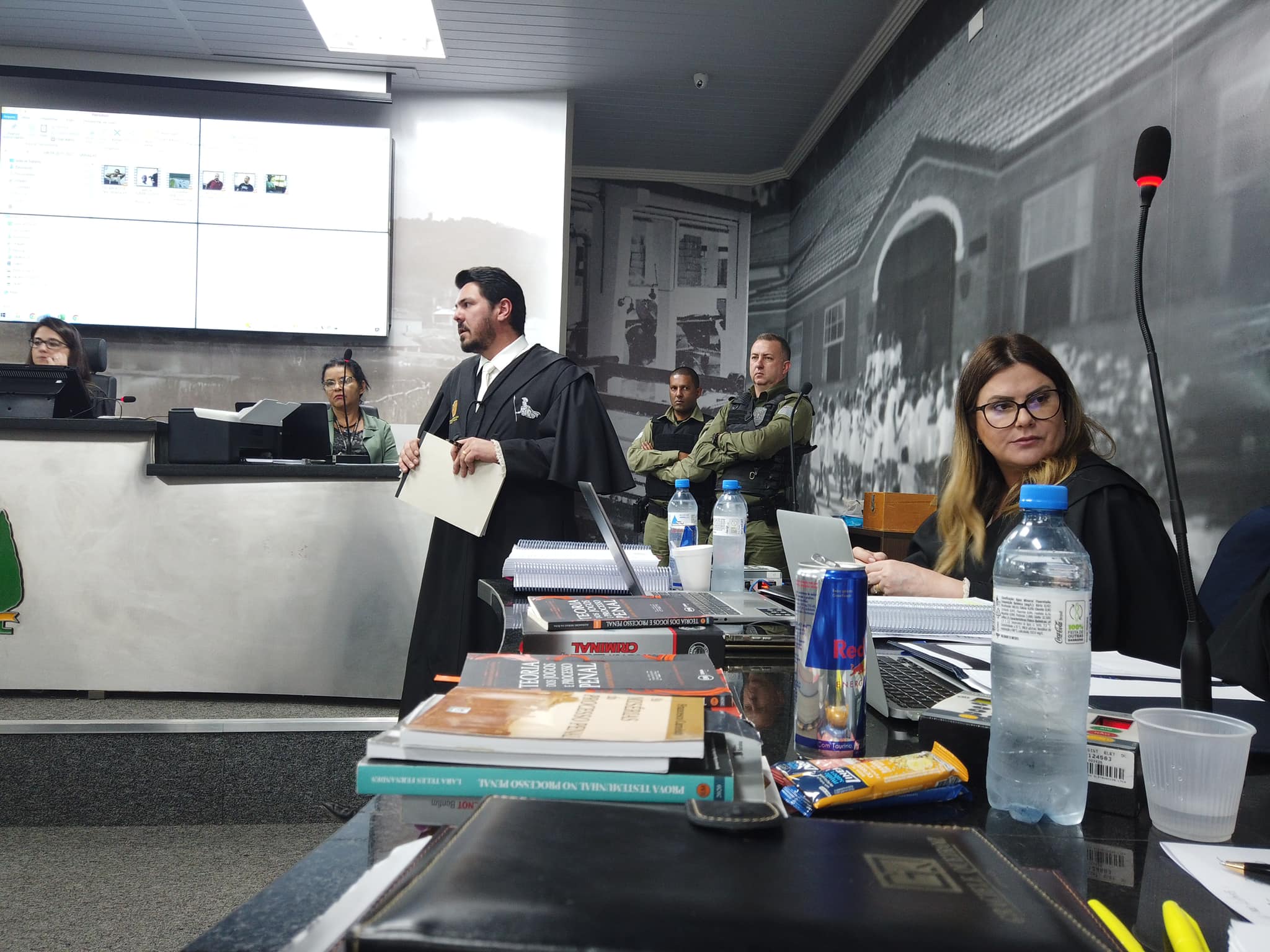 JÚRI. - CAIEIRAS-SP.jpg